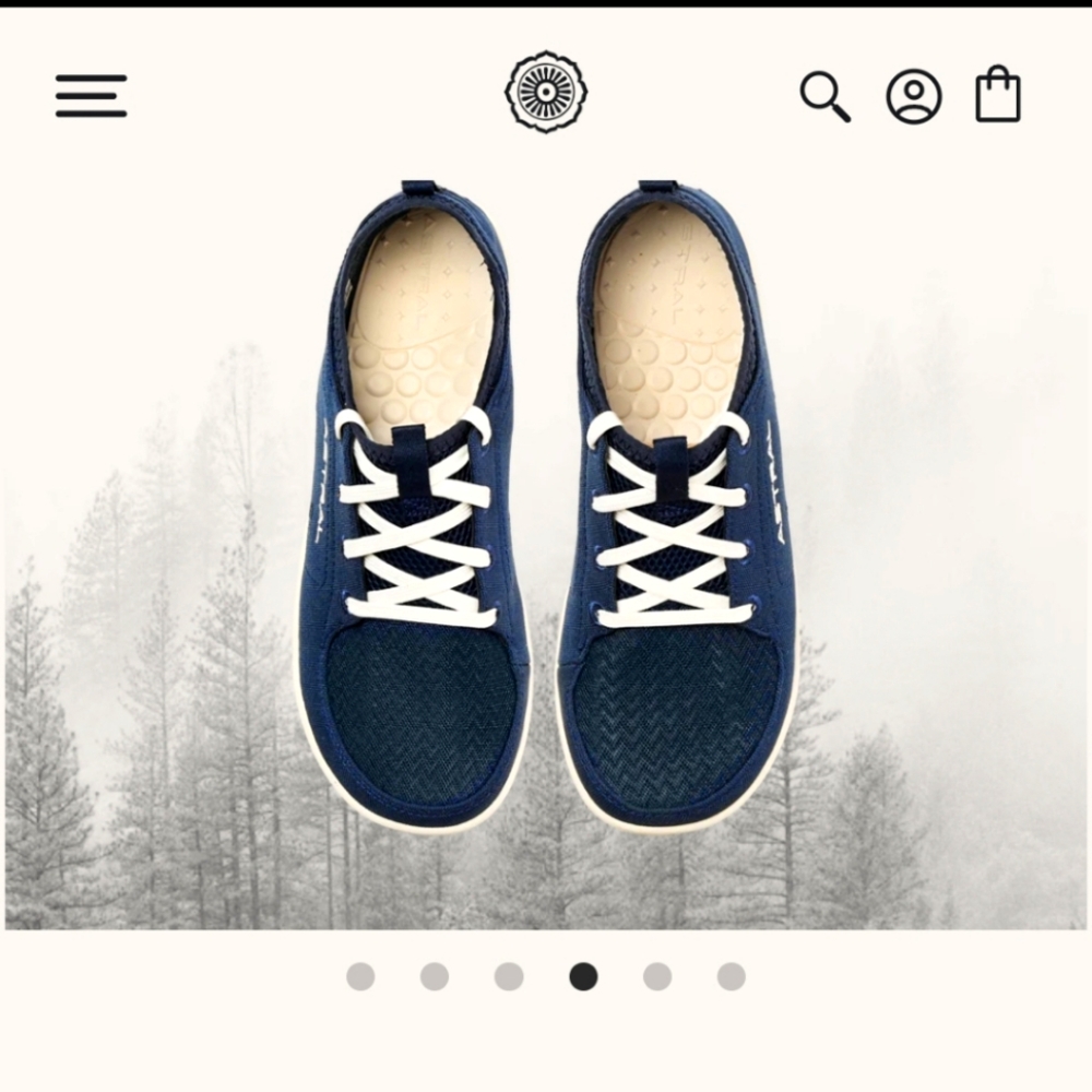 NWOT Astral Loyak Ws Women's Size 8 Color Navy/White